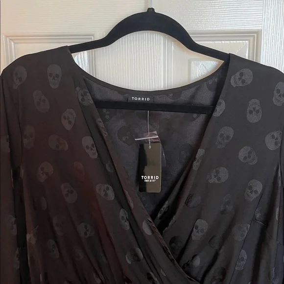 NWT Torrid Skull Babydoll Top - Picture 2 of 8
